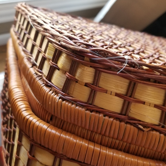❗Vintage Wicker Picnic Basket with Utensils❗ - Picture 10 of 15